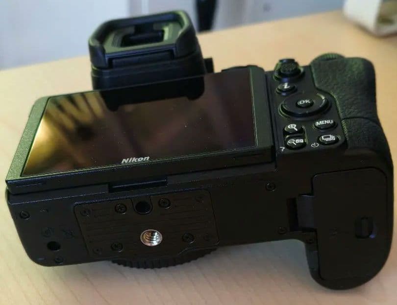 Nikon Z 5 ミラーレス一眼カメラ 本体