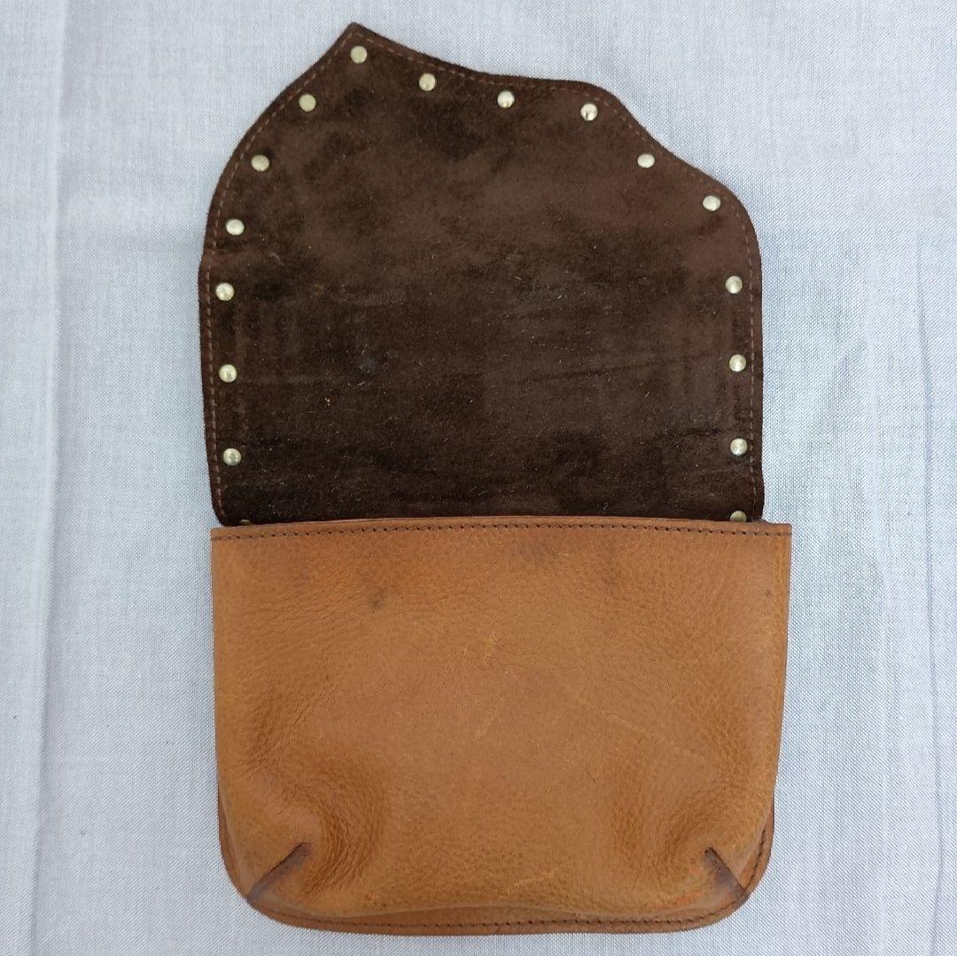 ハンティング・ワールド　レザーポーチ