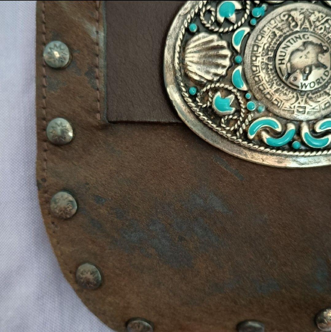 ハンティング・ワールド　レザーポーチ