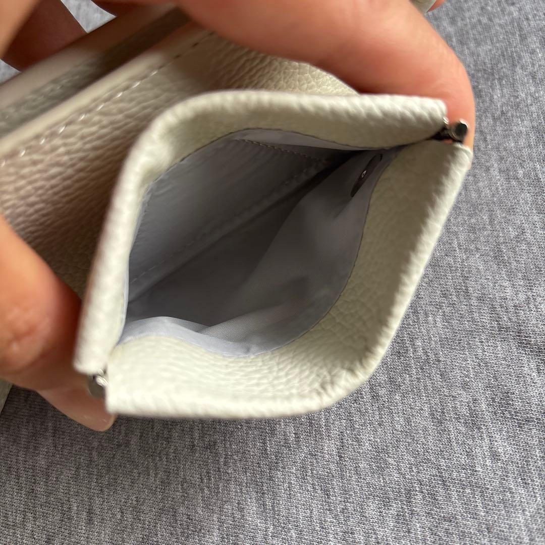 アイボリー レザー風 iPhoneケース ストラップ付き　iPhone15