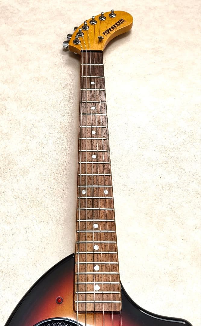 【超美品】ZO-3 芸達者 3TS アンプ内蔵ミニギター 専用ケース付