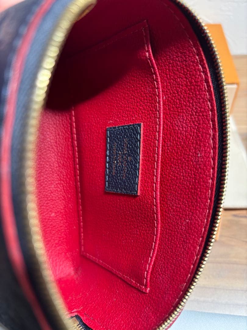 ルイヴィトン　コスメポーチ