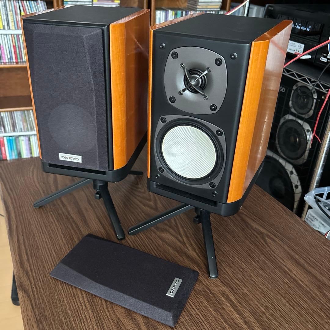 ONKYOおしゃれなスタンド付きスピーカー　モデル D-112E　ペア　動作良好