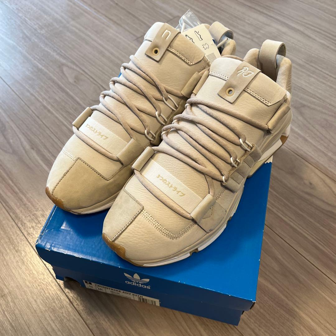 TWINSTRIKE ADV KITH adidas ベージュ スニーカー