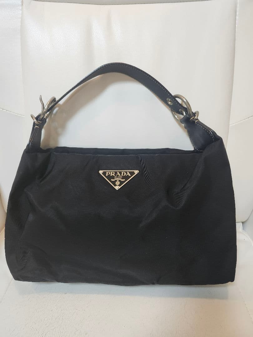 み*の様 プラダ　PRADA 三角プレート　ショルダーバッグ　ナイロン