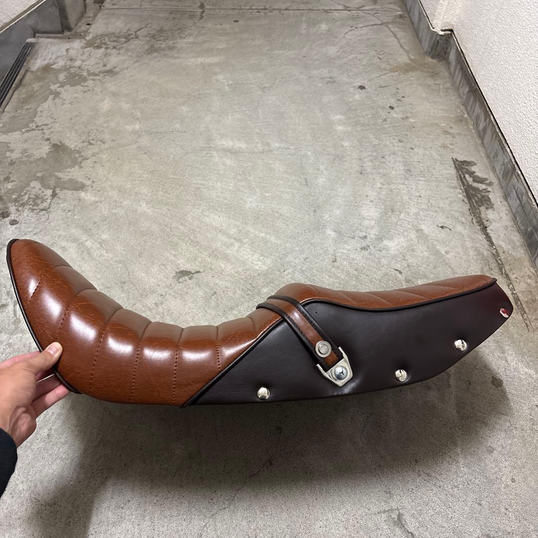 極美品 GPZ400F 鋲打ち 茶色 ツートン タックロール シート 三段シート