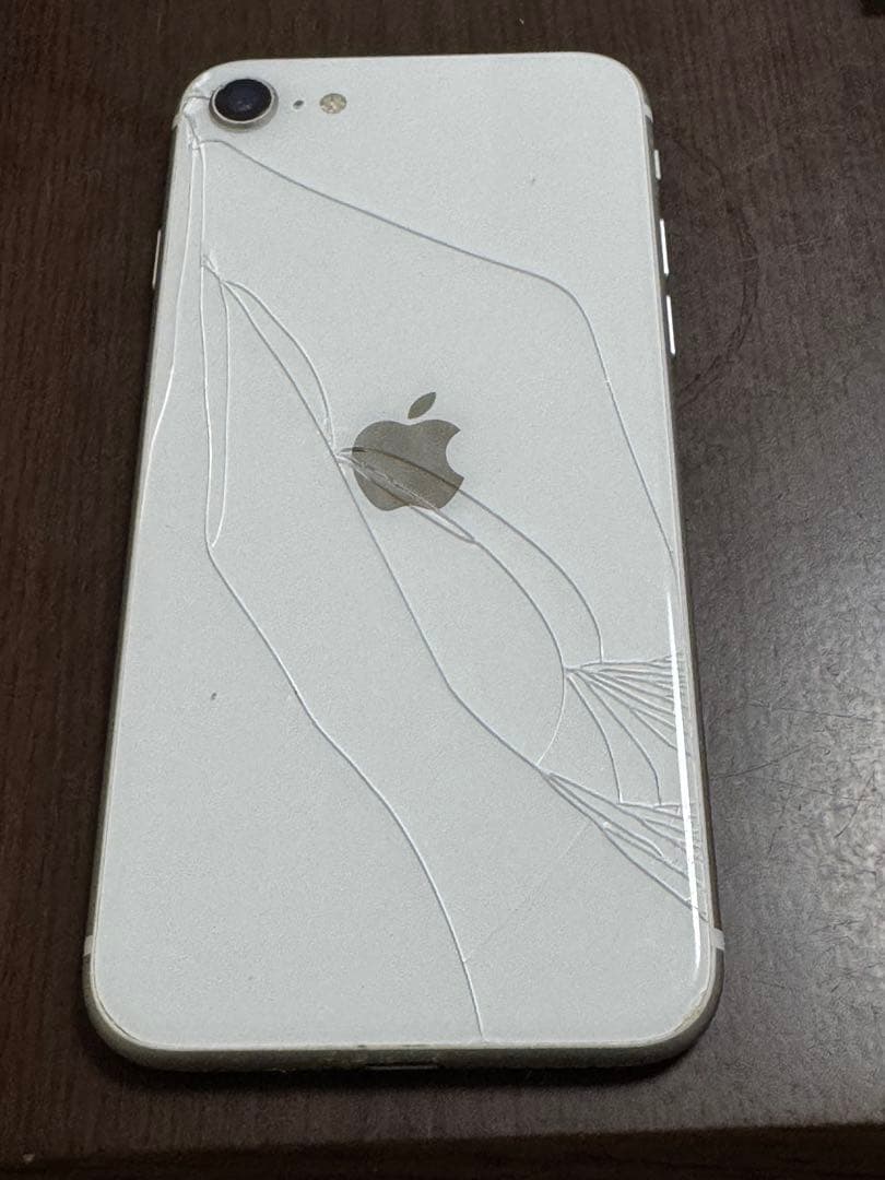 iPhone SE ホワイト　64GB