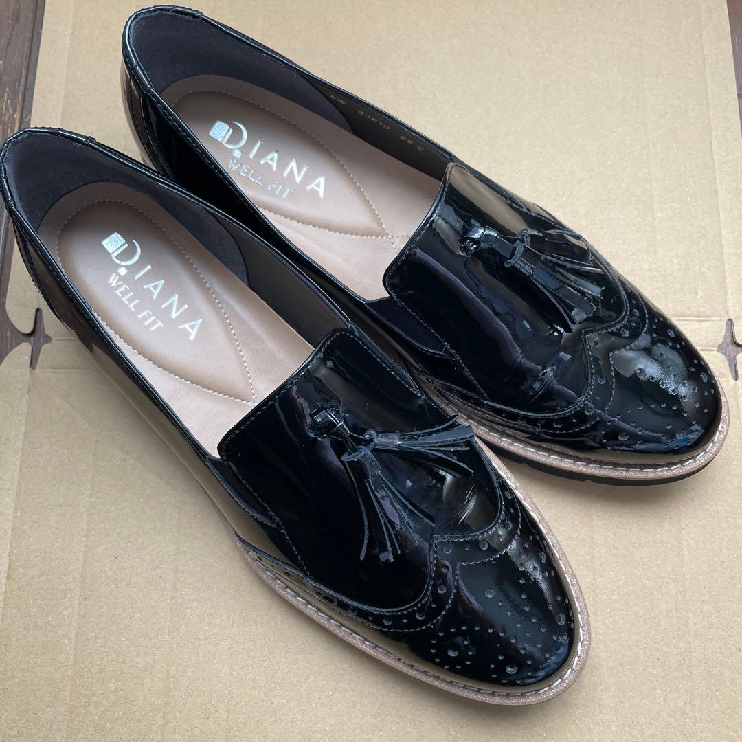 DIANA ローファー エナメル タッセル黒