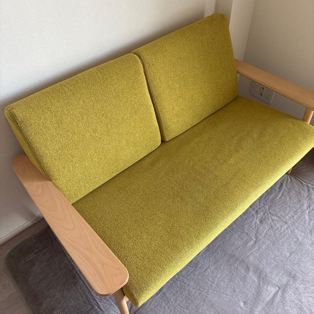 2人掛けソファ　カリモク家具
