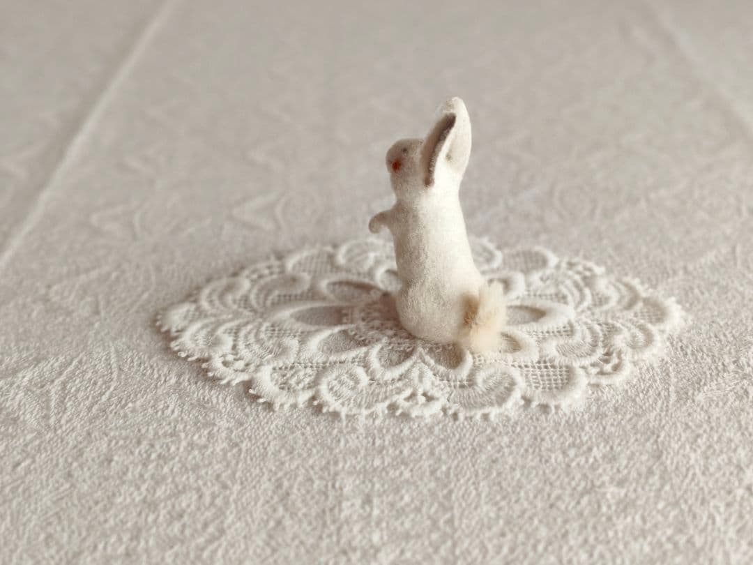 【misen2014さま】vintage ୨୧ 立ち姿の 可愛い 白ウサギさん
