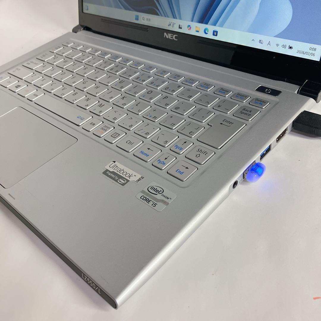 薄型軽量　ultrabook コア5 ssd128 win11 カメラ搭載