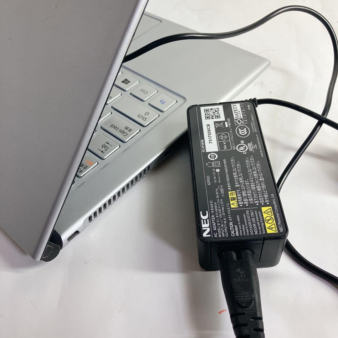 薄型軽量　ultrabook コア5 ssd128 win11 カメラ搭載