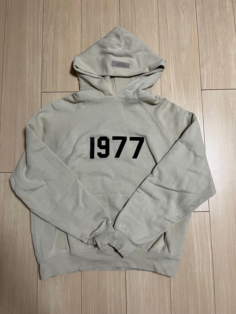 ESSENTIALS パーカー　Sサイズ