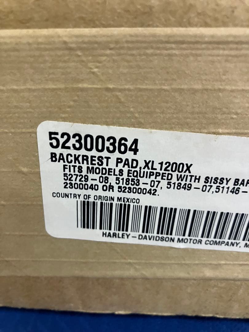 新品　ハーレー　スポーツスター　など 純正　バックレストパッド　パッド　汎用