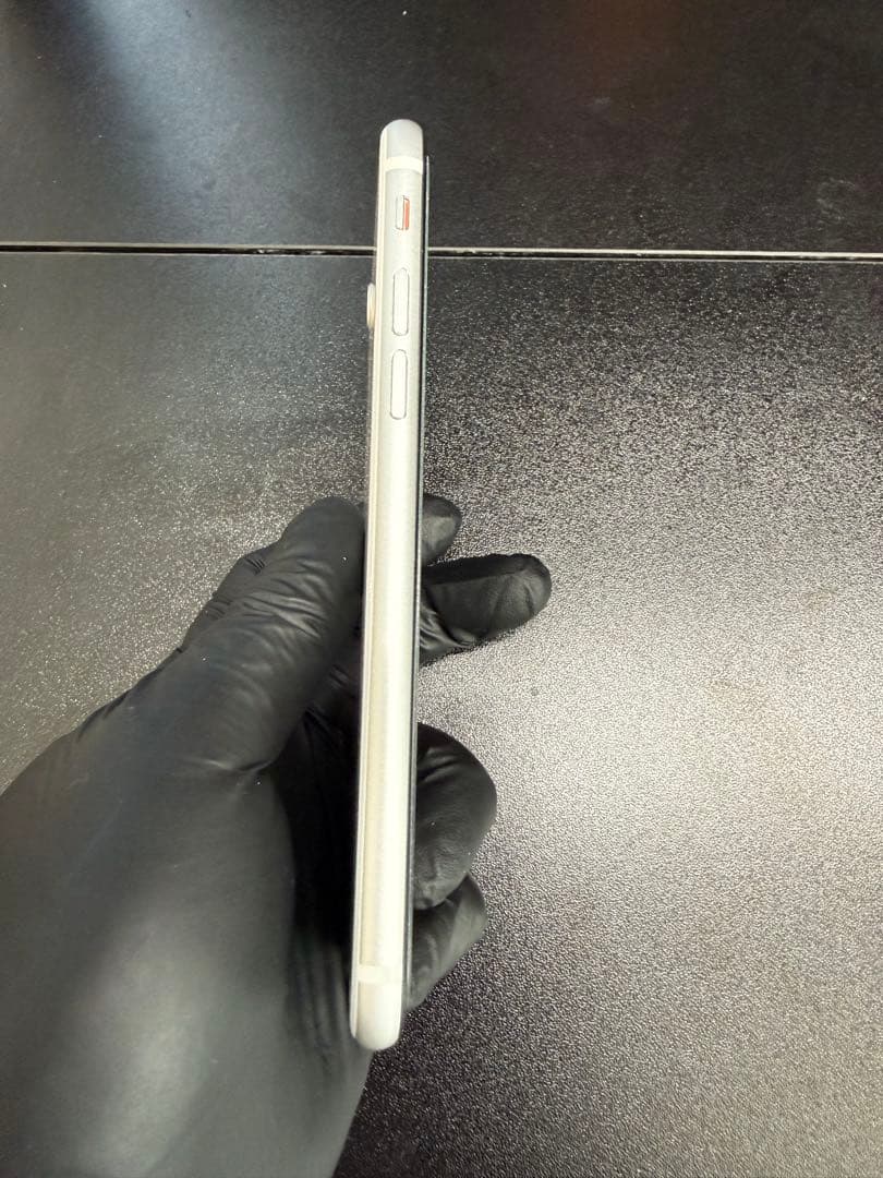 Apple iPhone SE (第2世代) ホワイト　美品