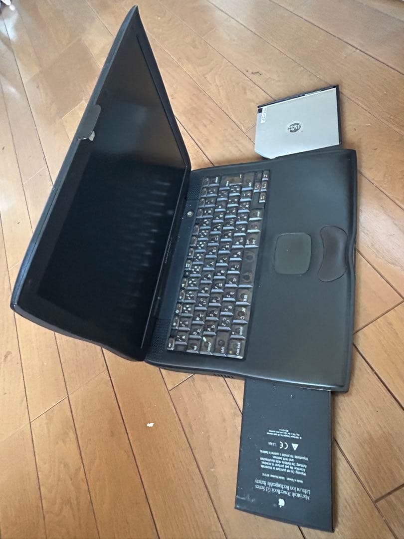 PowerBook G3 (ブロンズキーボード) M5343 Lombard