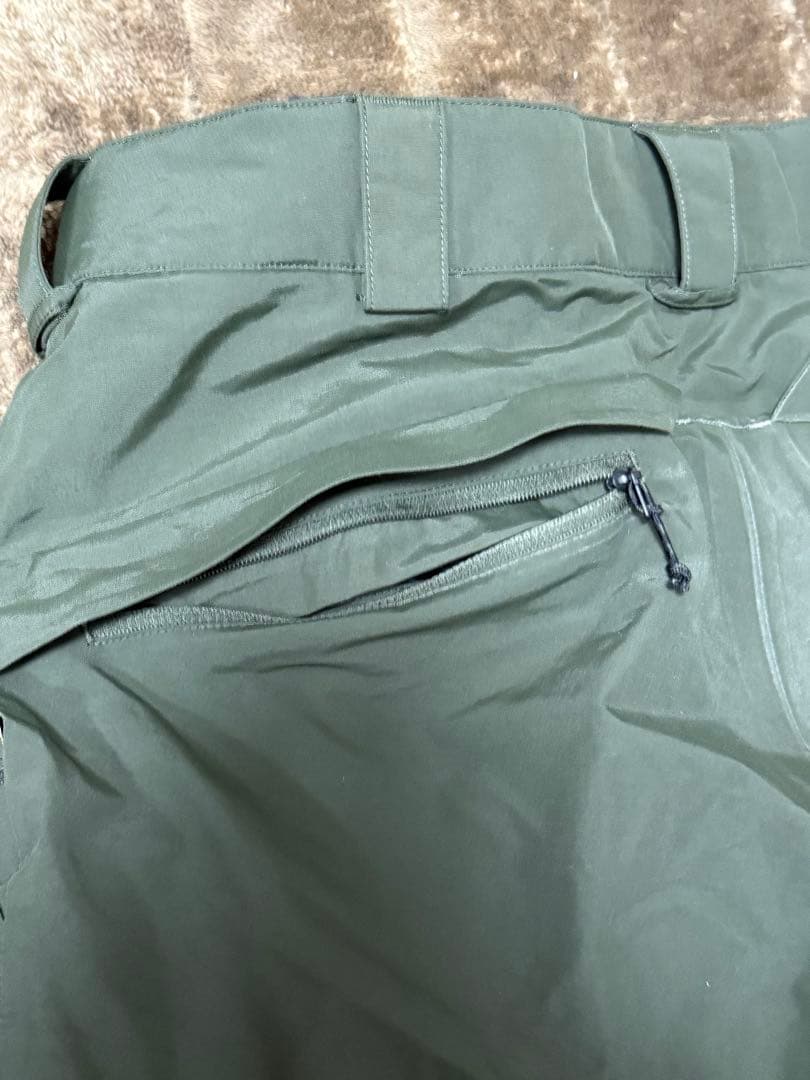 Burton ak スノーボードパンツ GORE-TEX カーキ 一部破れあり