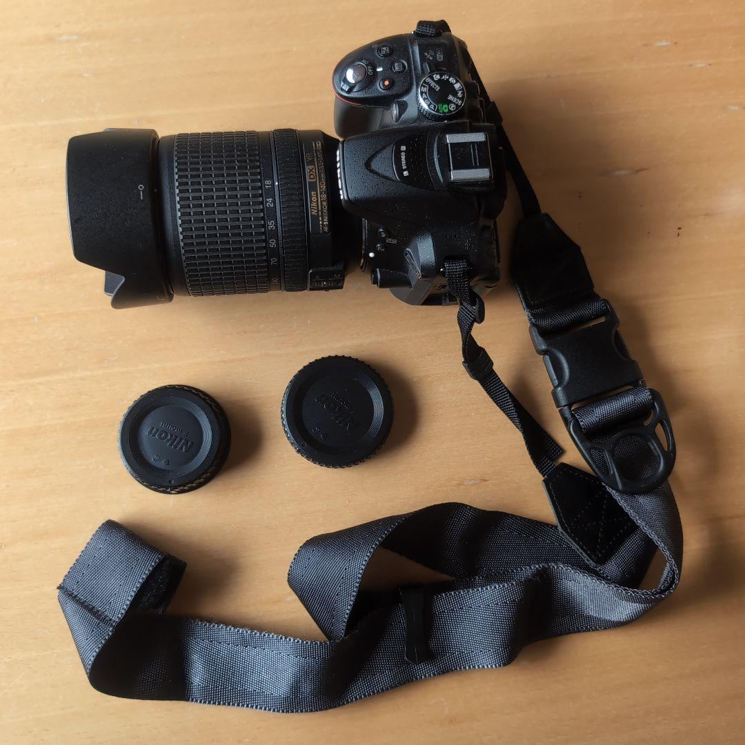 Nikon D5300 と18-140mm ズームレンズのセット