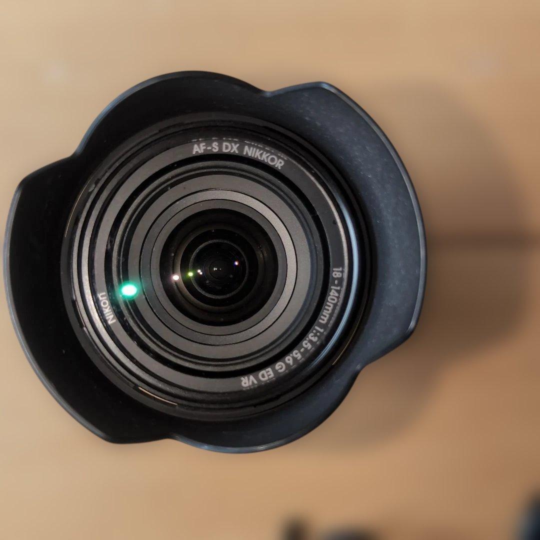 Nikon D5300 と18-140mm ズームレンズのセット