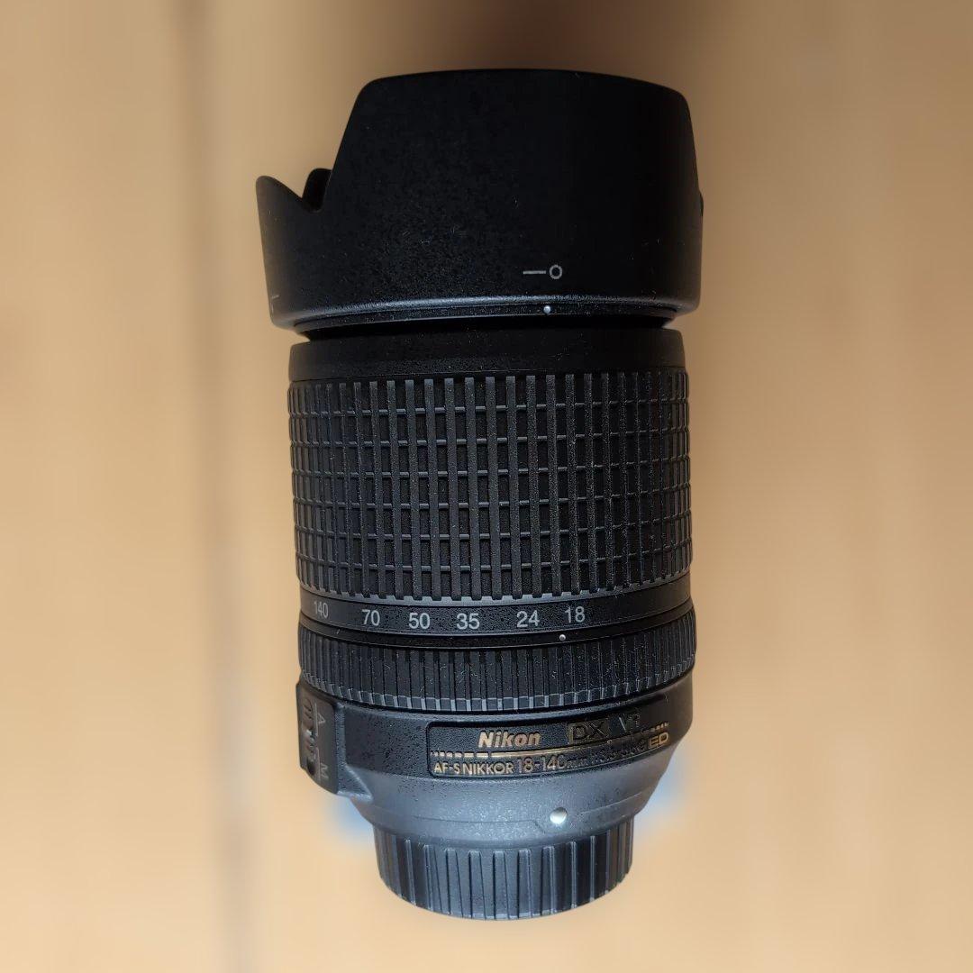 Nikon D5300 と18-140mm ズームレンズのセット
