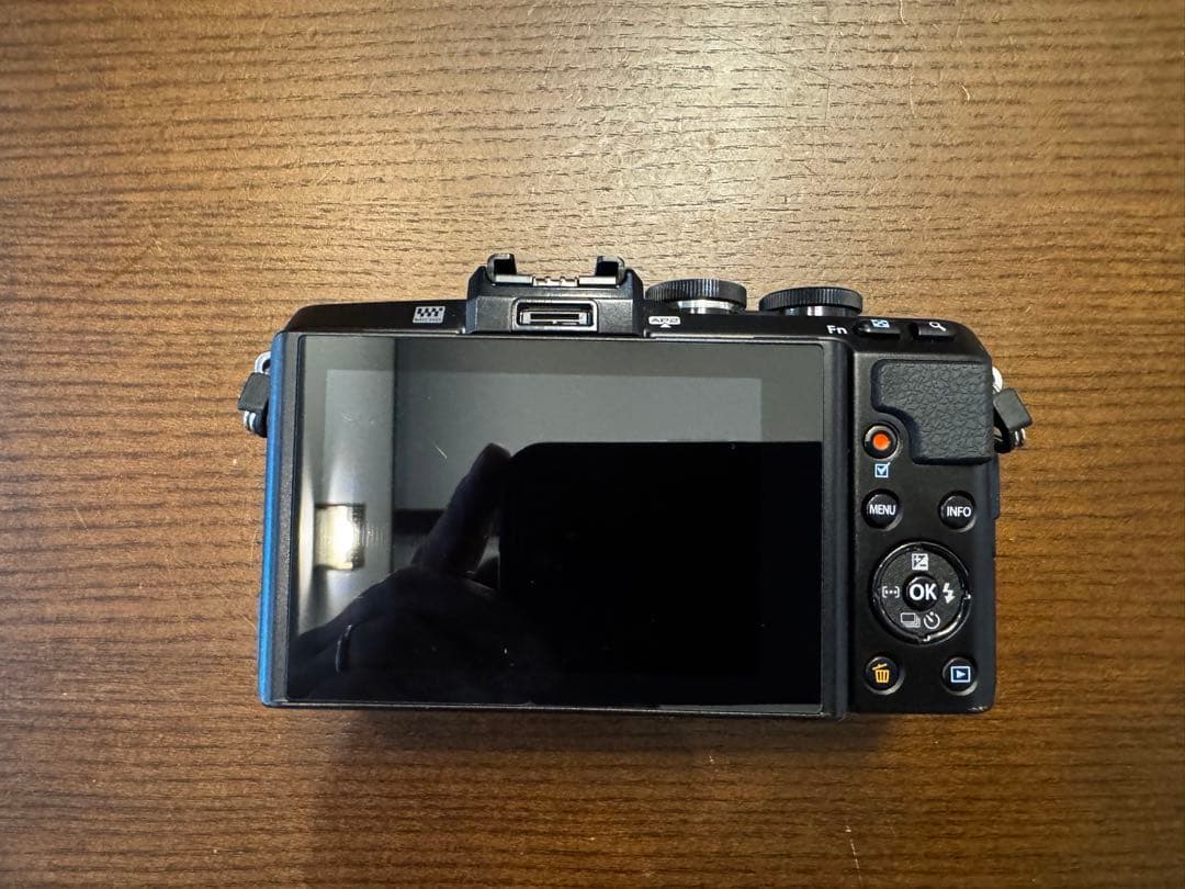 美品 OLYMPUS オリンパス PEN Lite E-PL7 レンズキット