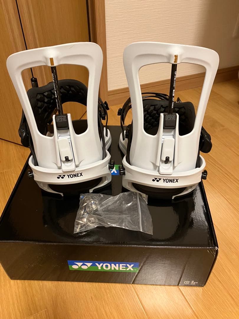 ヨネックス　SPINE BACK Mサイズ　25-26