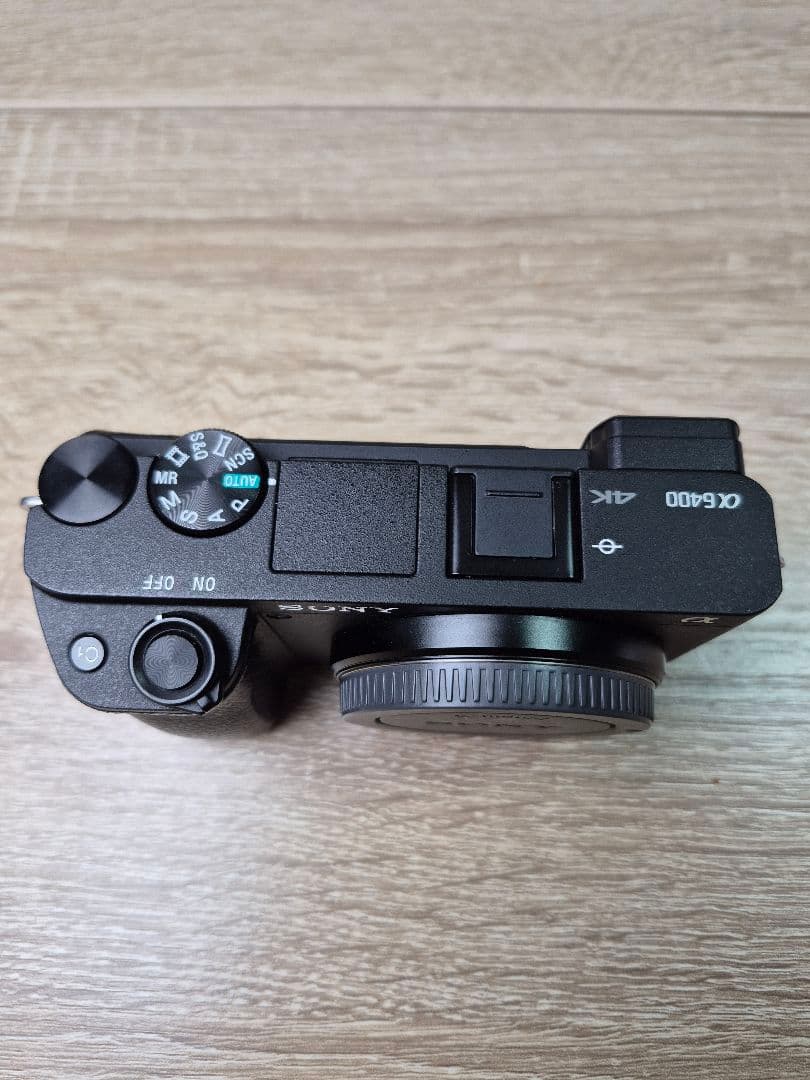Sony α6400 デジタル一眼レフ 本体　オマケ付き