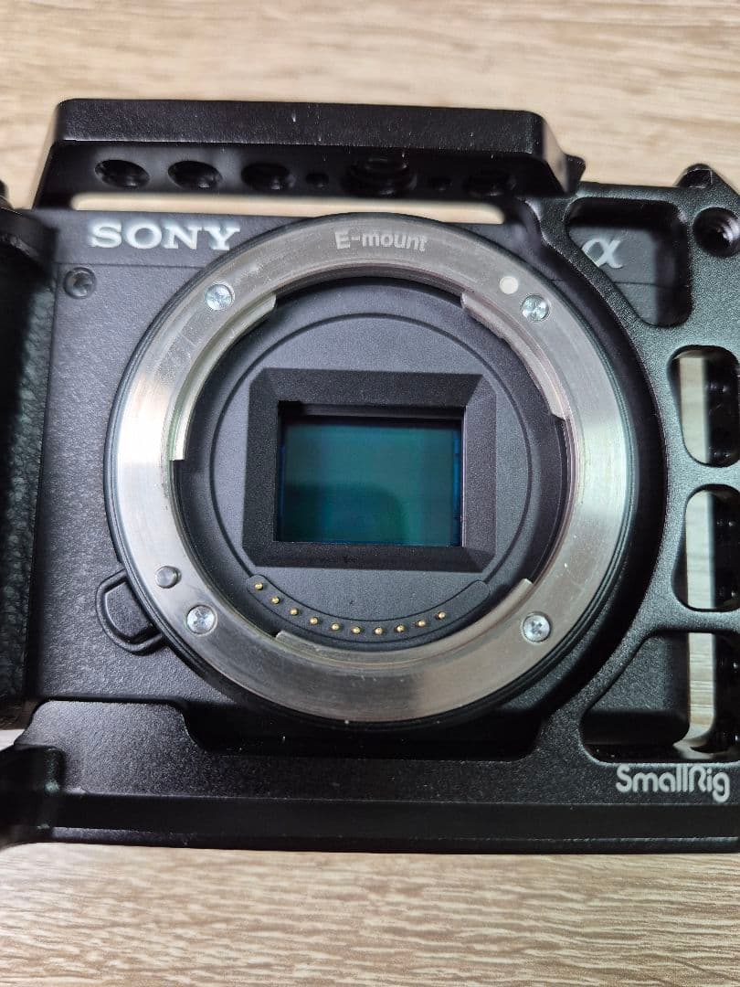 Sony α6400 デジタル一眼レフ 本体　オマケ付き