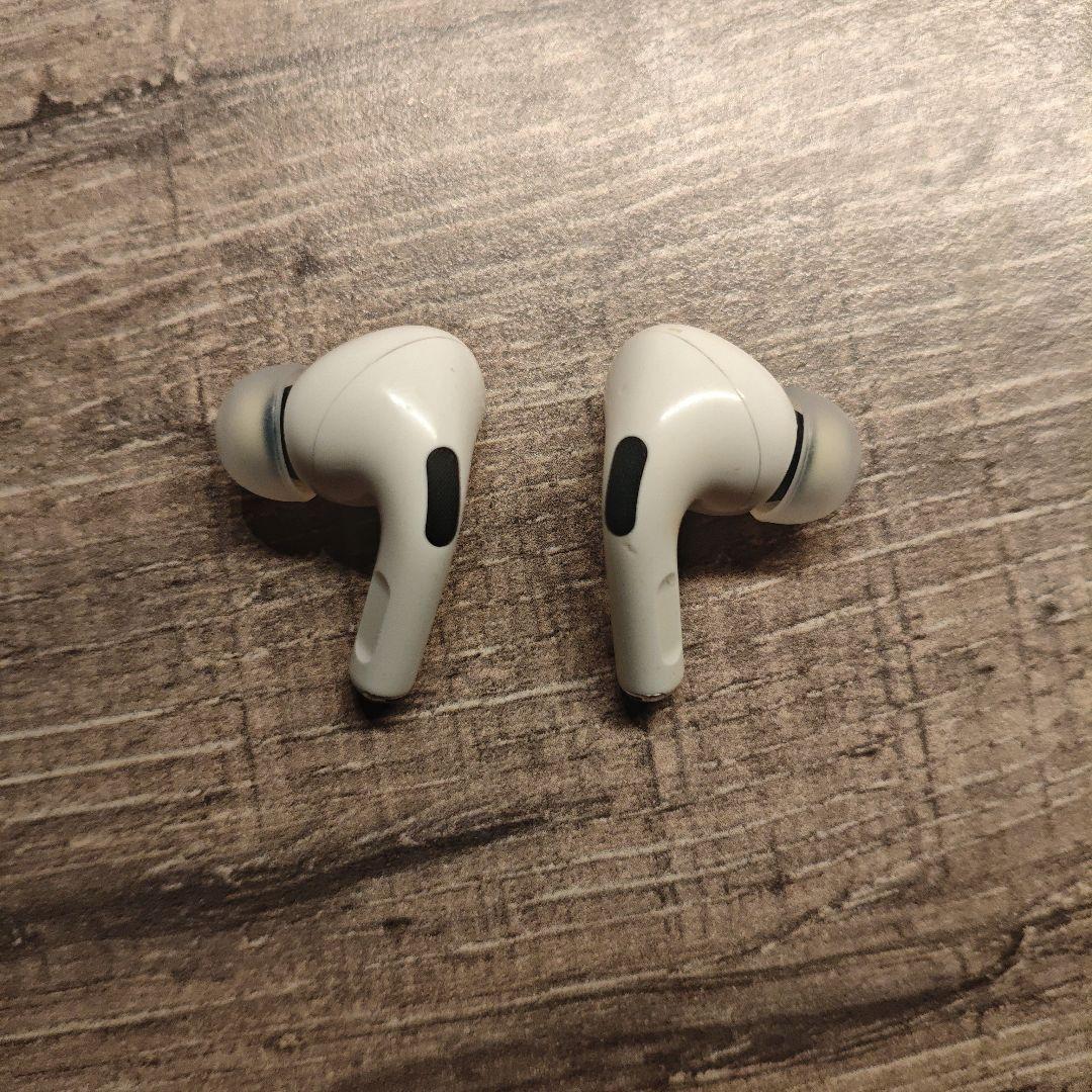 【正規品】AirPods Pro (本体・両耳・ケース付き)