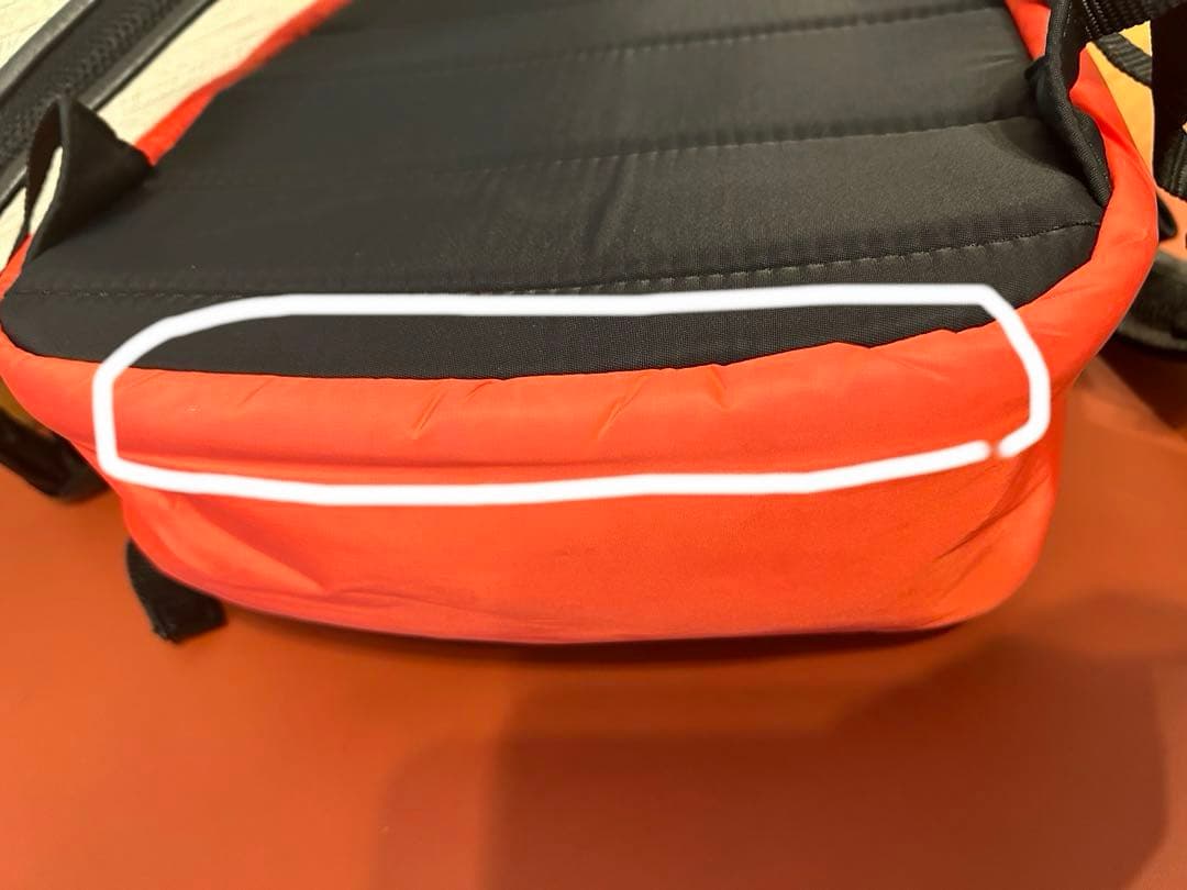 【美品】SALE！ モンクレール　小ぶりでかわいいリュック　オレンジ系