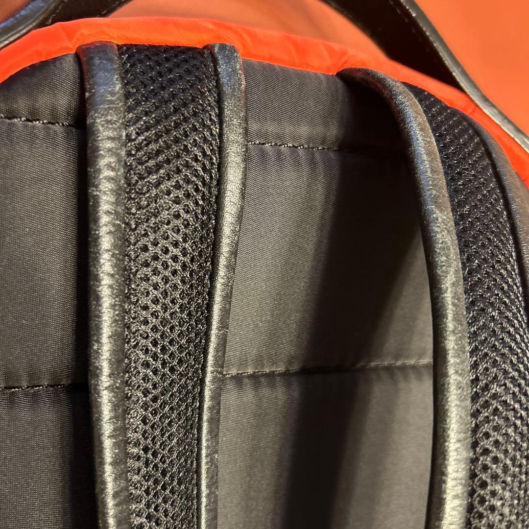 【美品】SALE！ モンクレール　小ぶりでかわいいリュック　オレンジ系