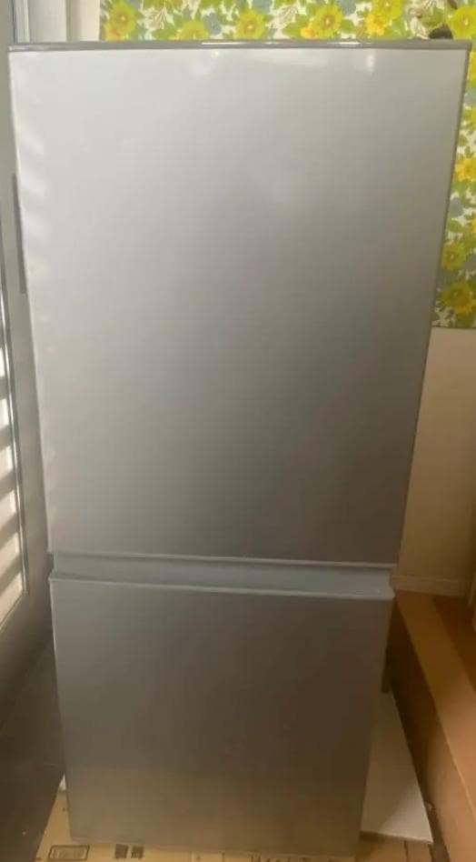 シルバー 引き出し式冷凍庫 コンパクト　AQUA 126L