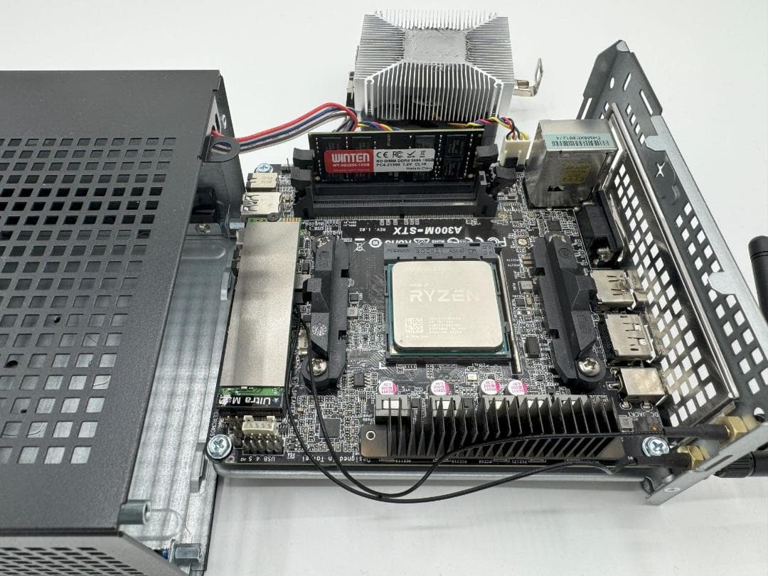 A300-STX ④ 中古 CPU、SSD 512GB、メモリ 16GB 付き