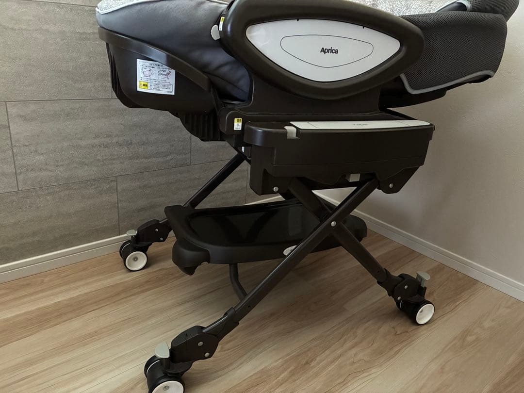 Aprica アップリカ　電動　ハイローチェア　ユラリズム　オートライト