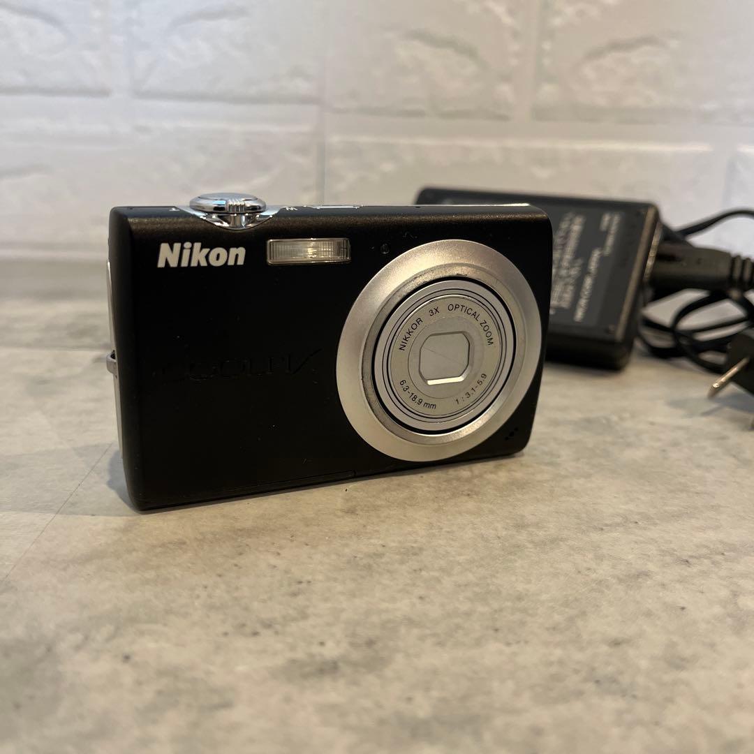 Nikon COOLPIX コンパクトデジタルカメラ　S203