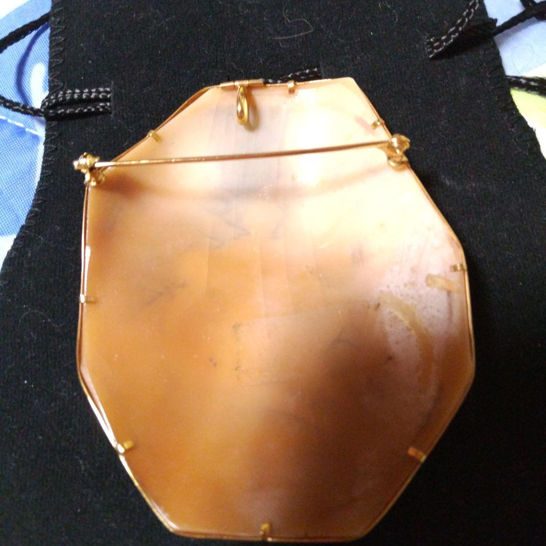 カメオ八角形ペンダント 浮彫り