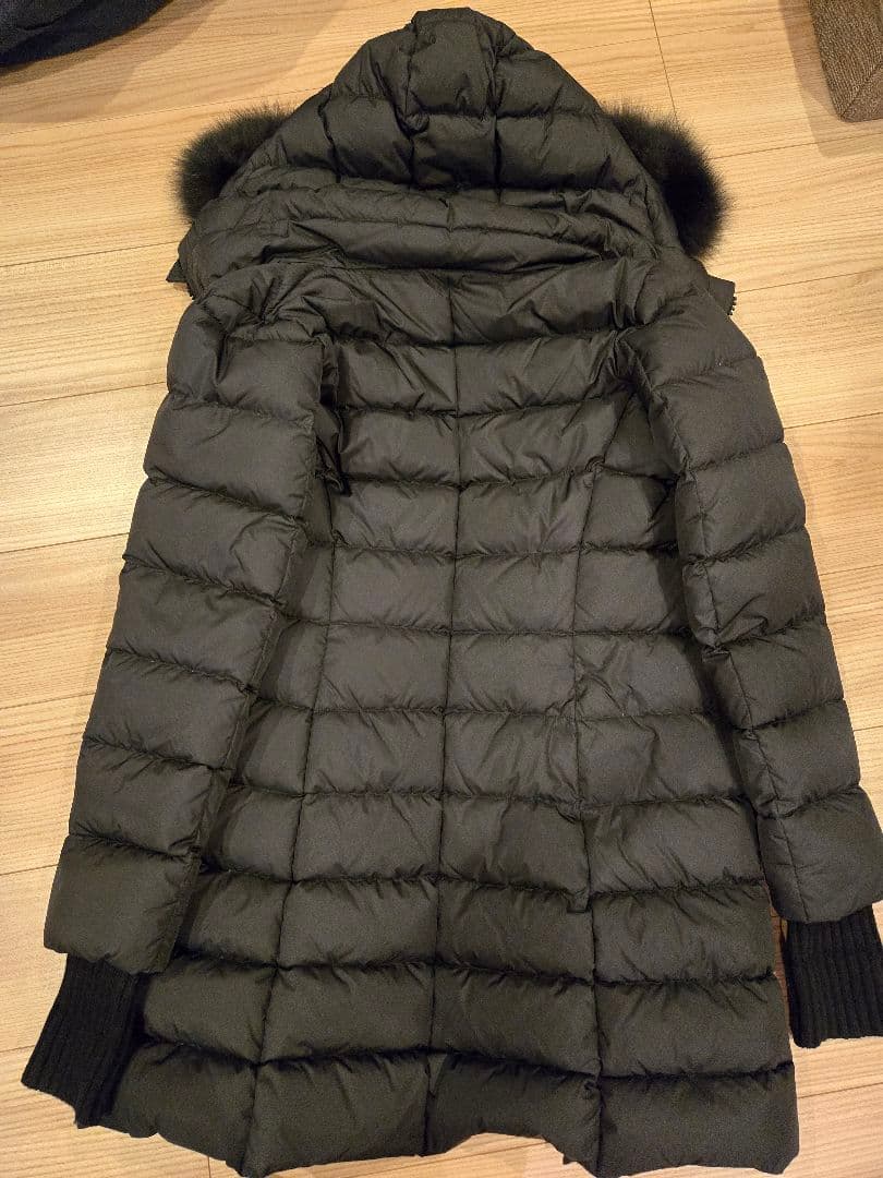 Herno フォックスファーダウンコート (ベルト付き)