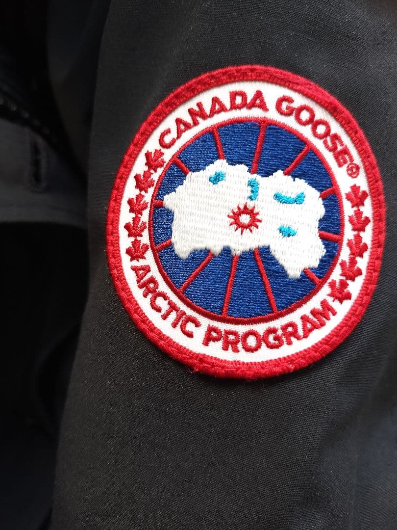 りん☆美品☆カナダグース　レディース　ダウンジャケット　ブラック　XS