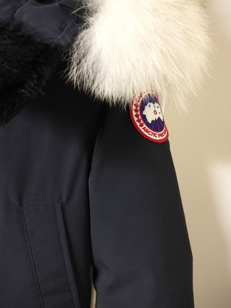 りん☆美品☆カナダグース　レディース　ダウンジャケット　ブラック　XS