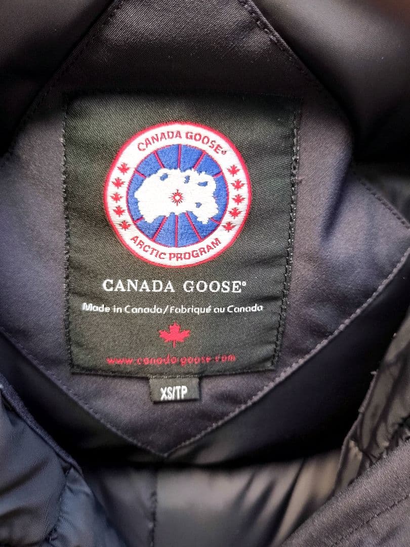 りん☆美品☆カナダグース　レディース　ダウンジャケット　ブラック　XS