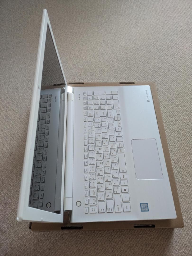 東芝ノートPC dynabook EX/56DW　Windows 10 