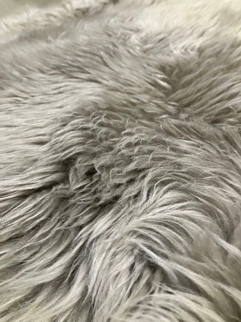 美品！ムートンラグ187×68cm