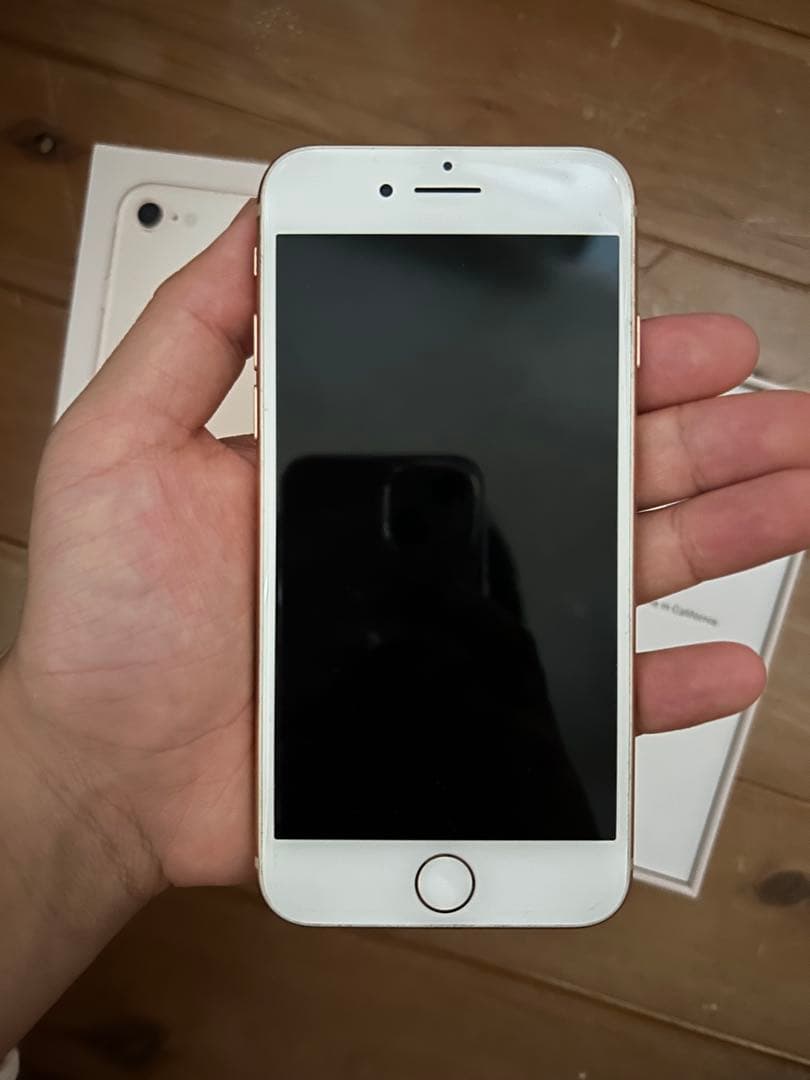 【美品】Apple iPhone 8 64GB ゴールド 本体と箱付き