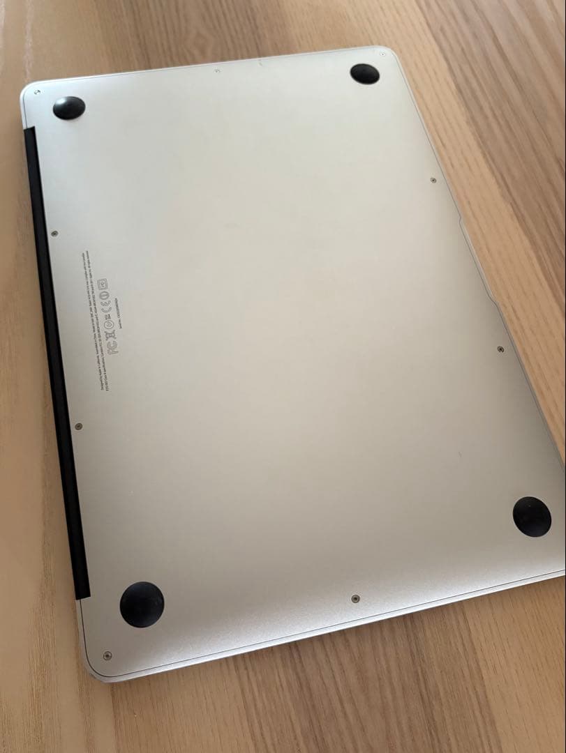 MacBook Air 13インチ 2011年 i7/4GB/SSD 初期化済