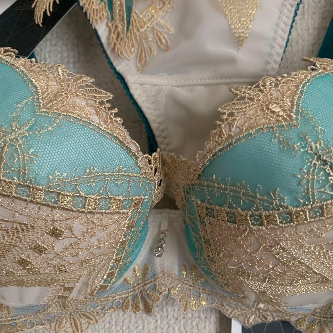 ワコール サルート 79G店舗限定 Salut ブラジャーショーツセット E70