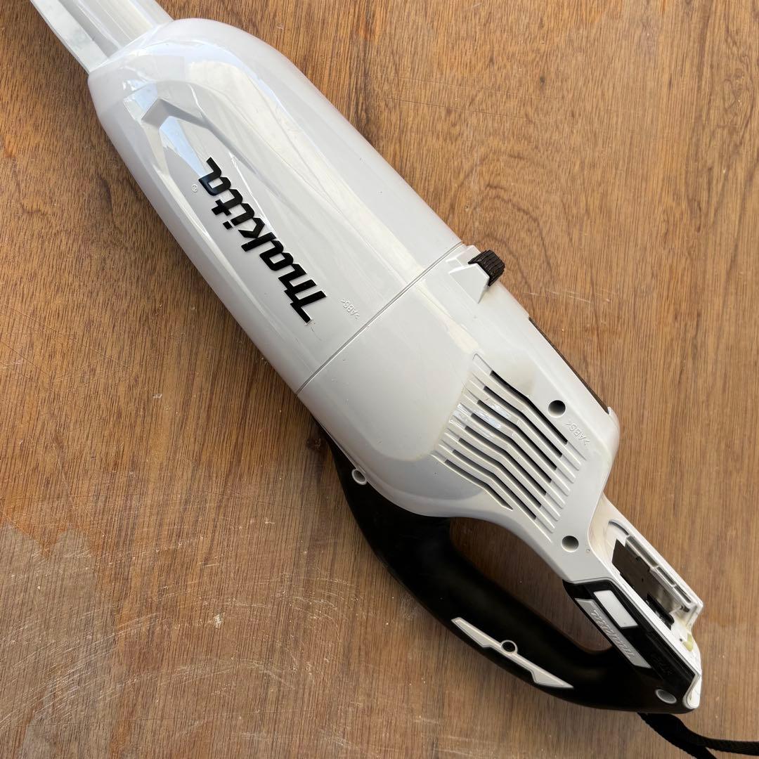 Makita 18v 充電式クリーナー CL281FD