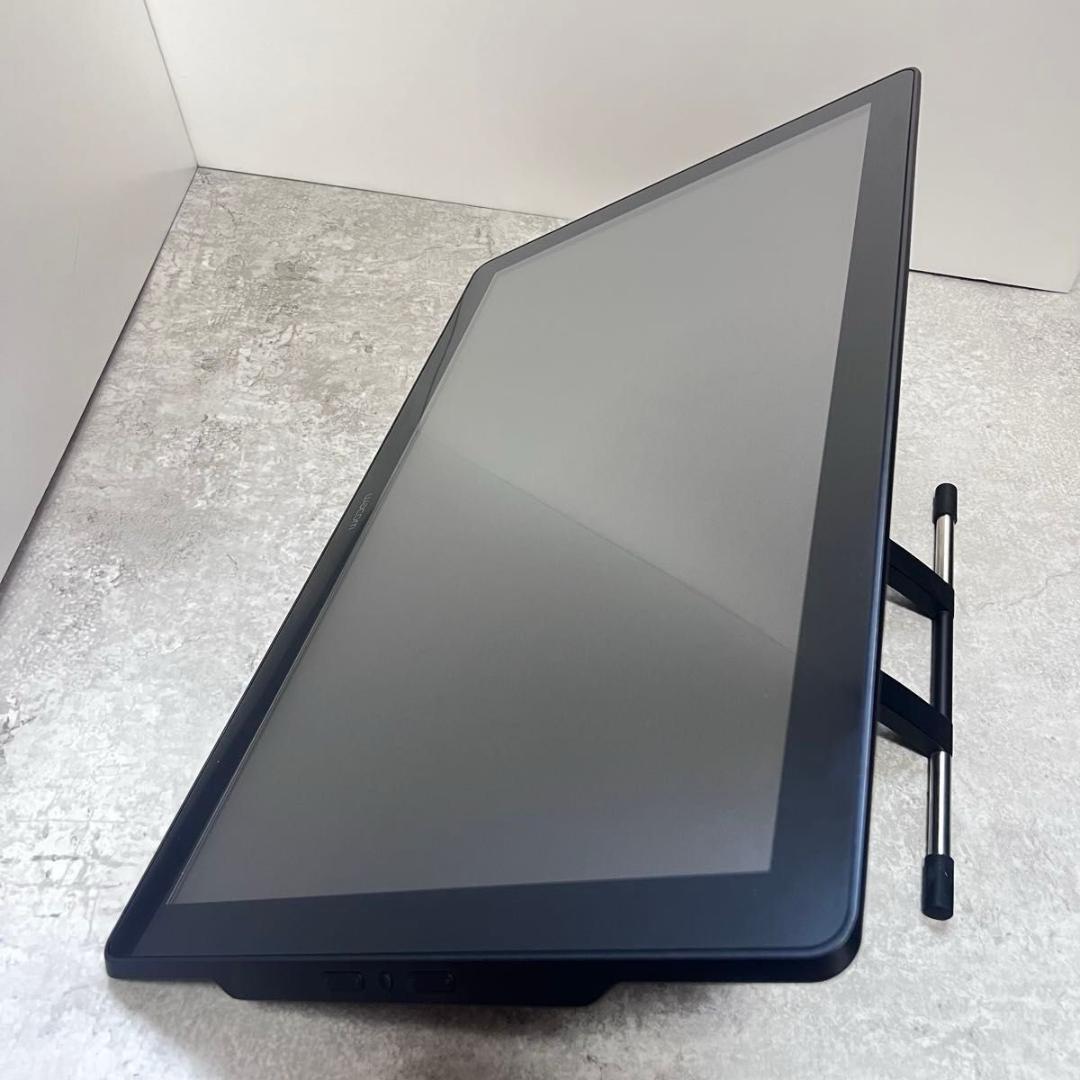 【美品】Wacom ワコム　液晶タブレット DTK-2451/G