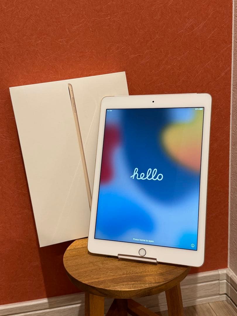 Apple iPad ゴールド 本体　Air 2 64GB セルラー