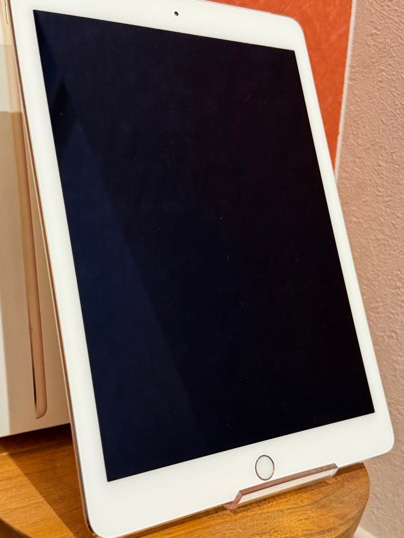 Apple iPad ゴールド 本体　Air 2 64GB セルラー