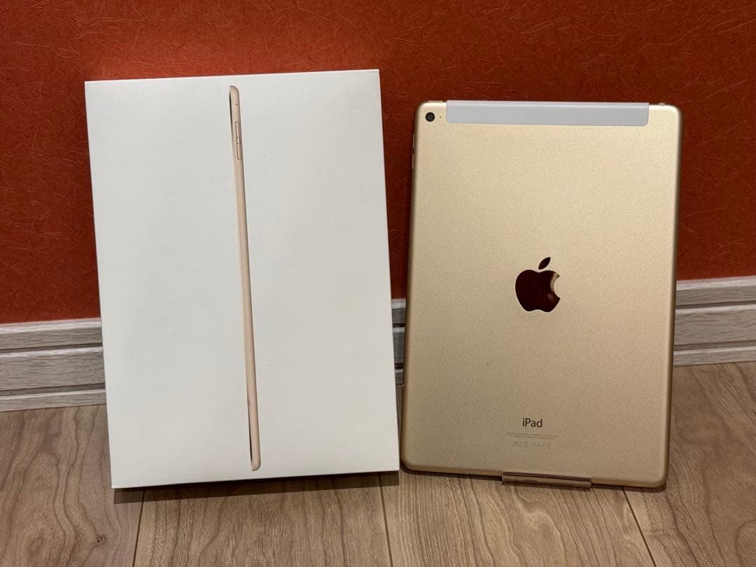 Apple iPad ゴールド 本体　Air 2 64GB セルラー